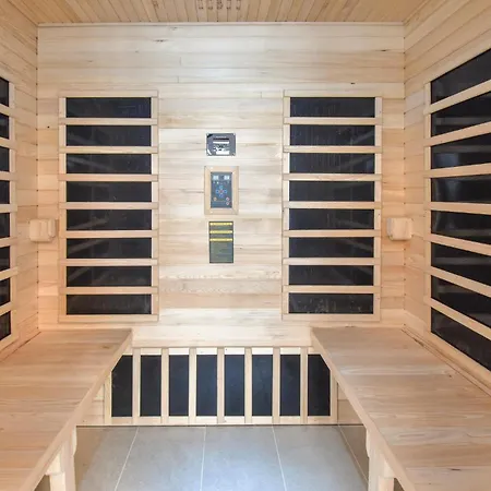 Beautiful In With Sauna בית נופש